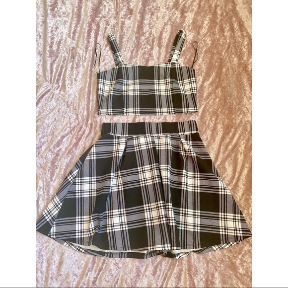 Dresses & Skirts - Plaid two piece skirt set 🖤🤍